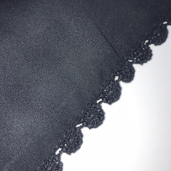 Brandy Melville laced shorts - Picture 2 of 4